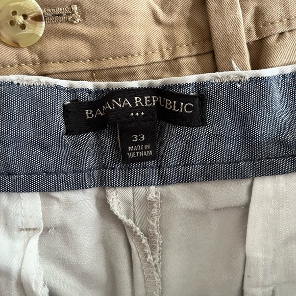 Men’s Khaki shorts - Banana Republic & American Eagle - Picture 4 of 5